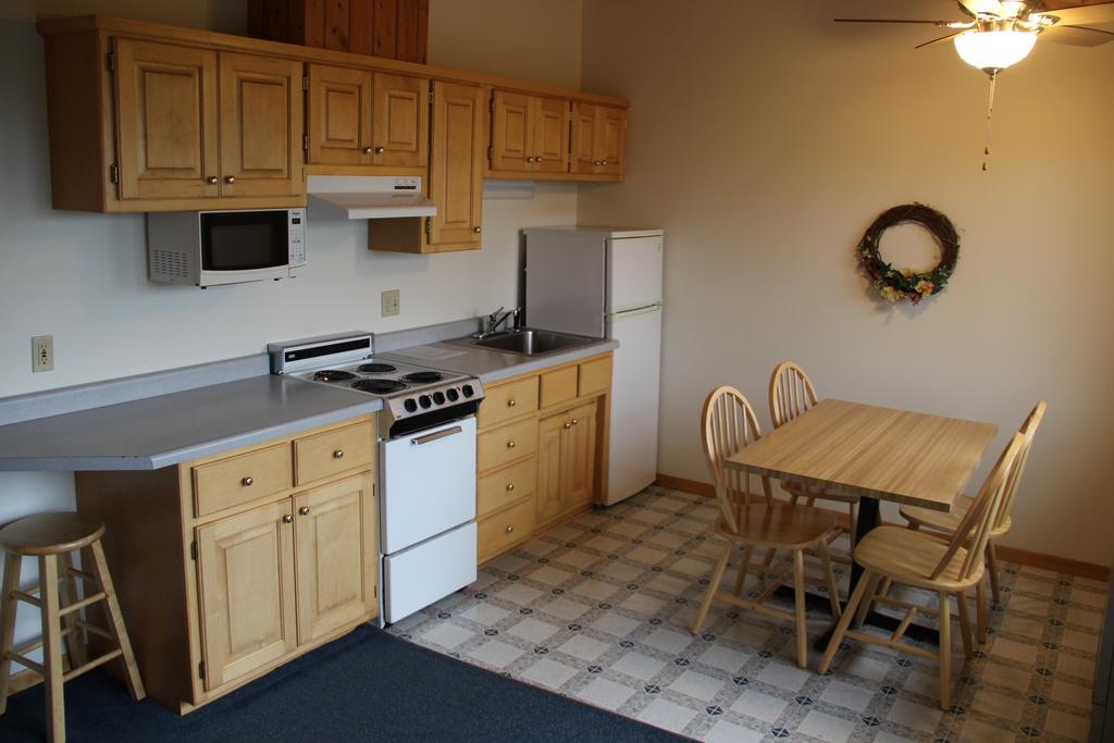 Superior Ridge Resort Motel Schroeder Экстерьер фото