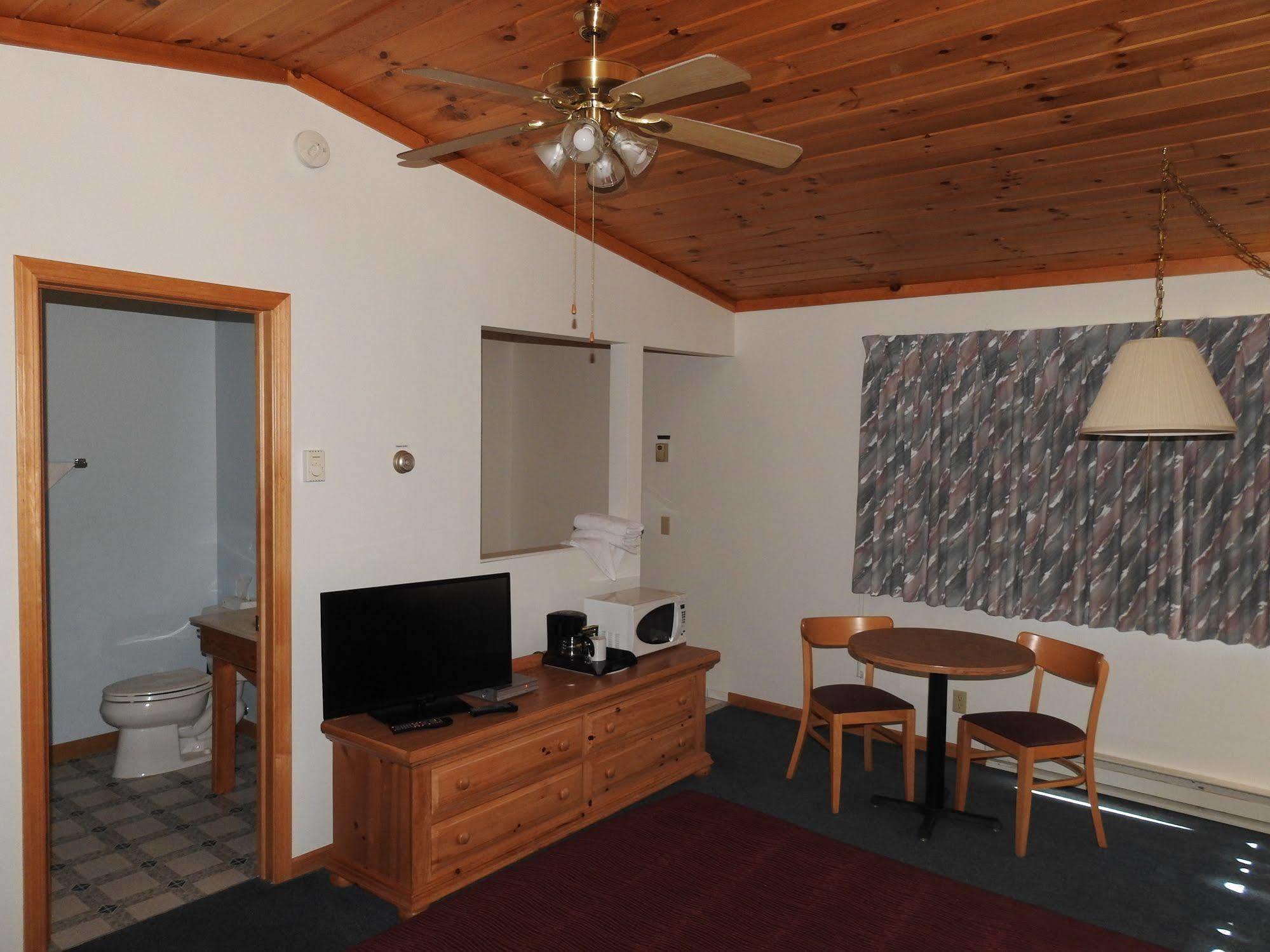 Superior Ridge Resort Motel Schroeder Экстерьер фото