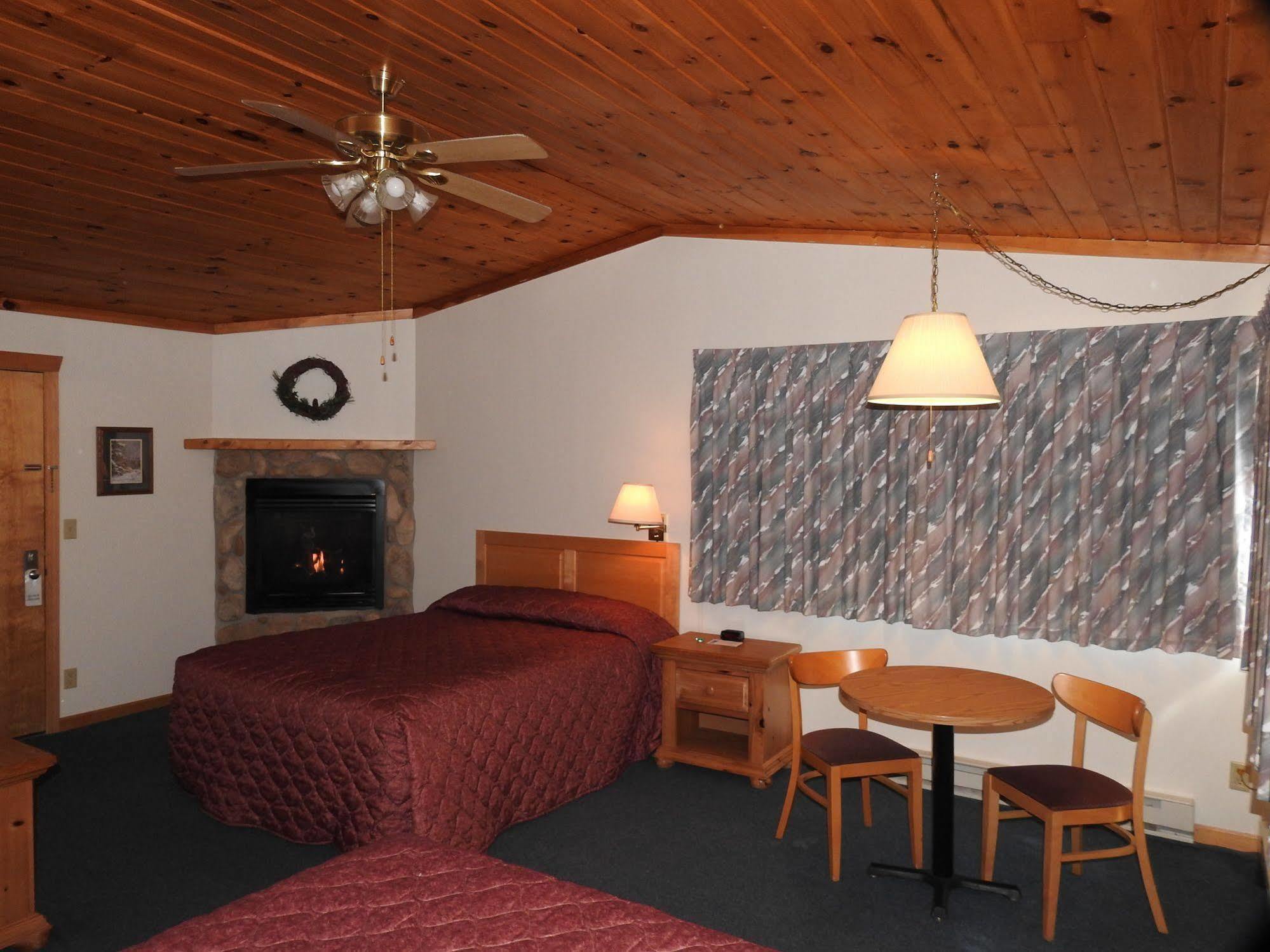 Superior Ridge Resort Motel Schroeder Экстерьер фото