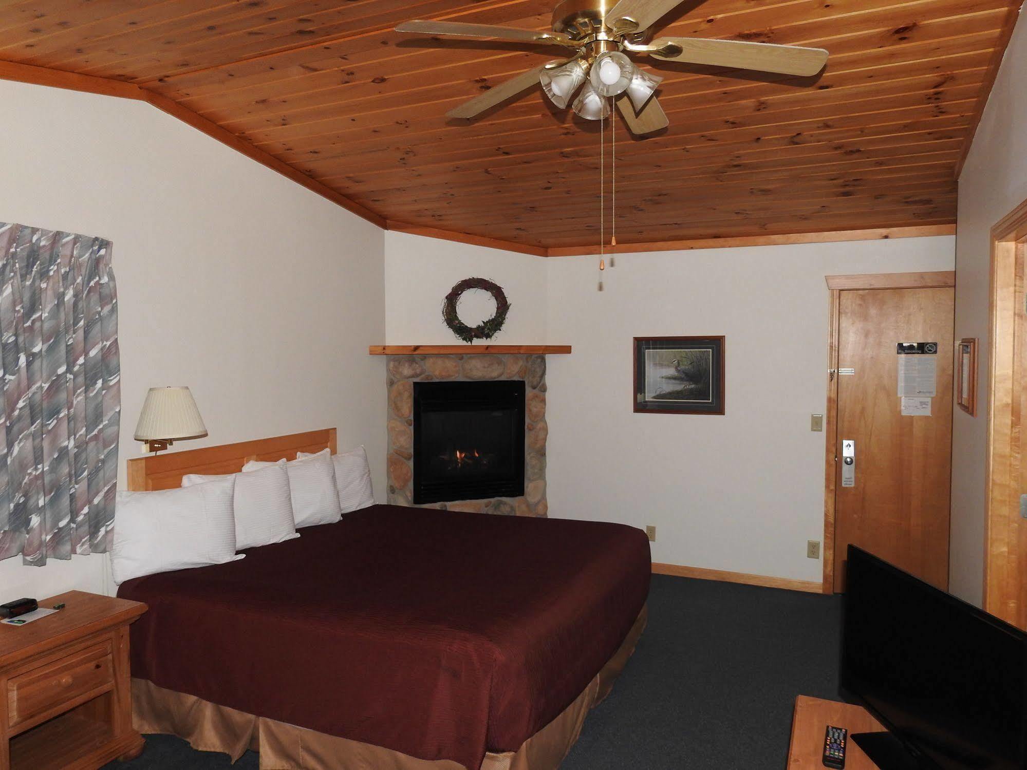 Superior Ridge Resort Motel Schroeder Экстерьер фото