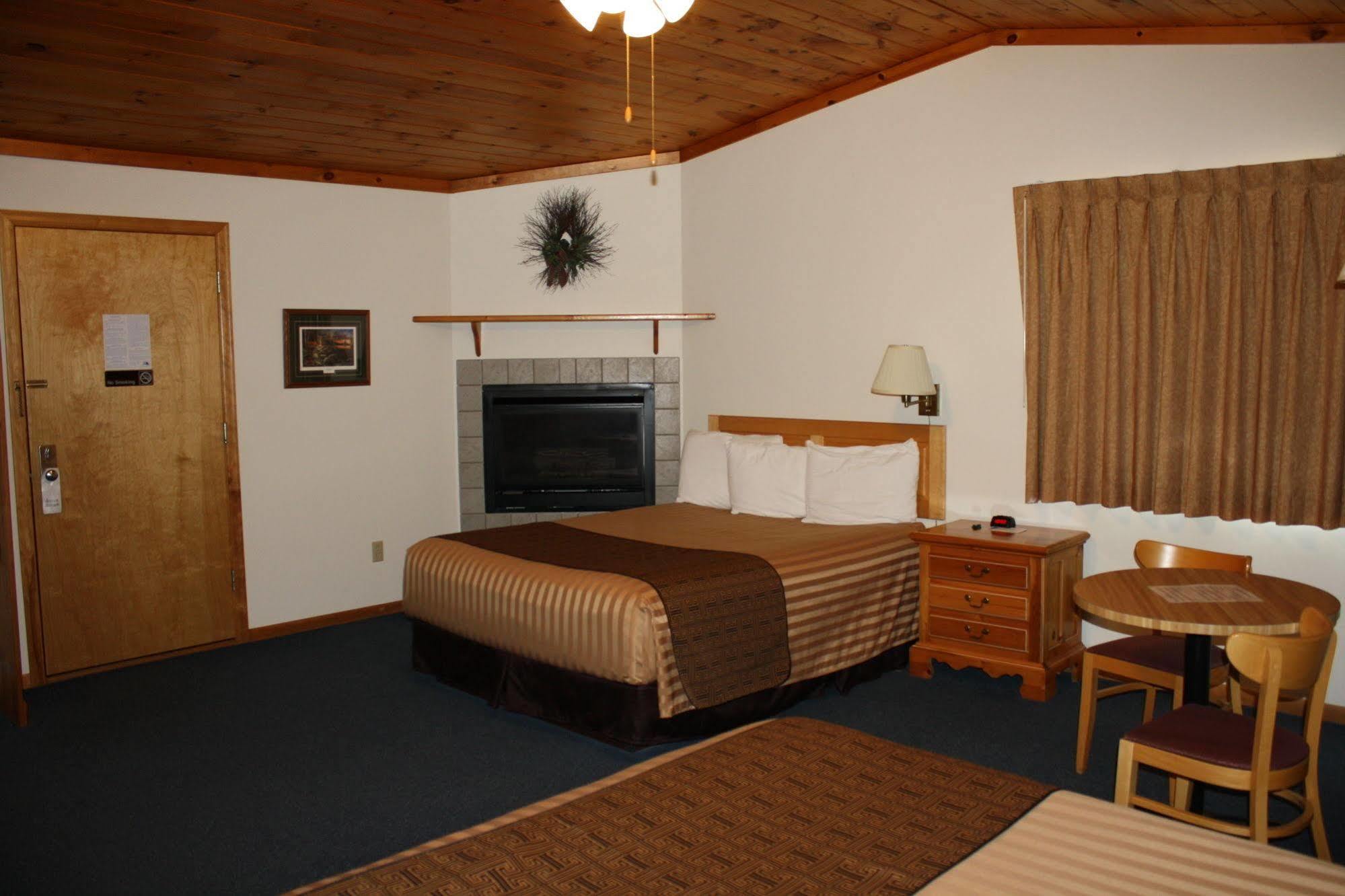 Superior Ridge Resort Motel Schroeder Экстерьер фото