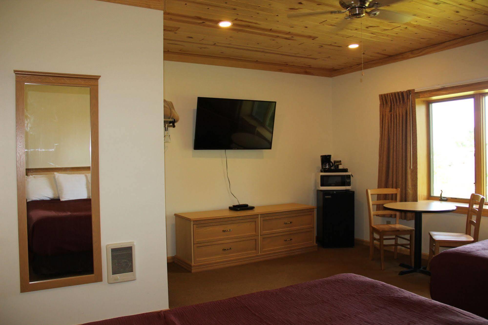 Superior Ridge Resort Motel Schroeder Экстерьер фото