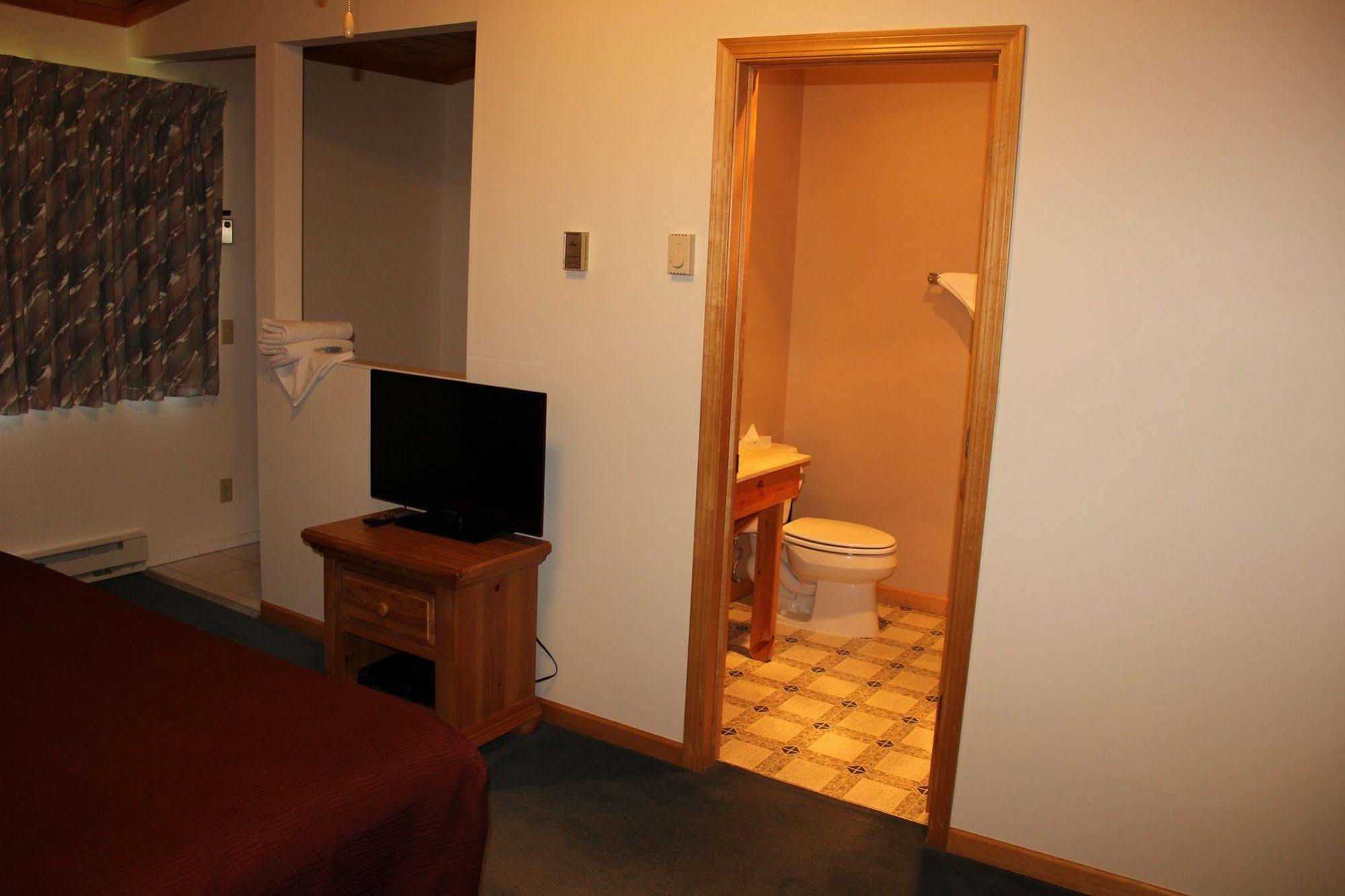 Superior Ridge Resort Motel Schroeder Экстерьер фото