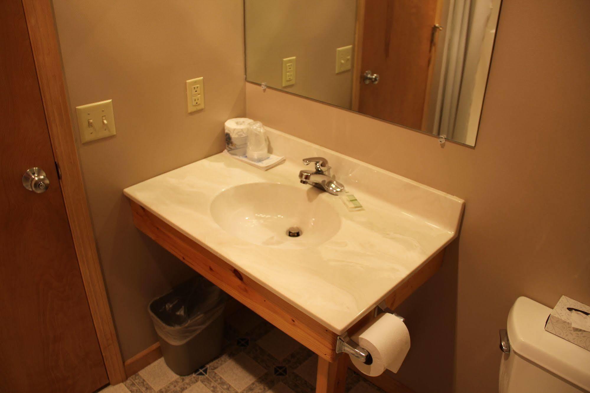 Superior Ridge Resort Motel Schroeder Экстерьер фото