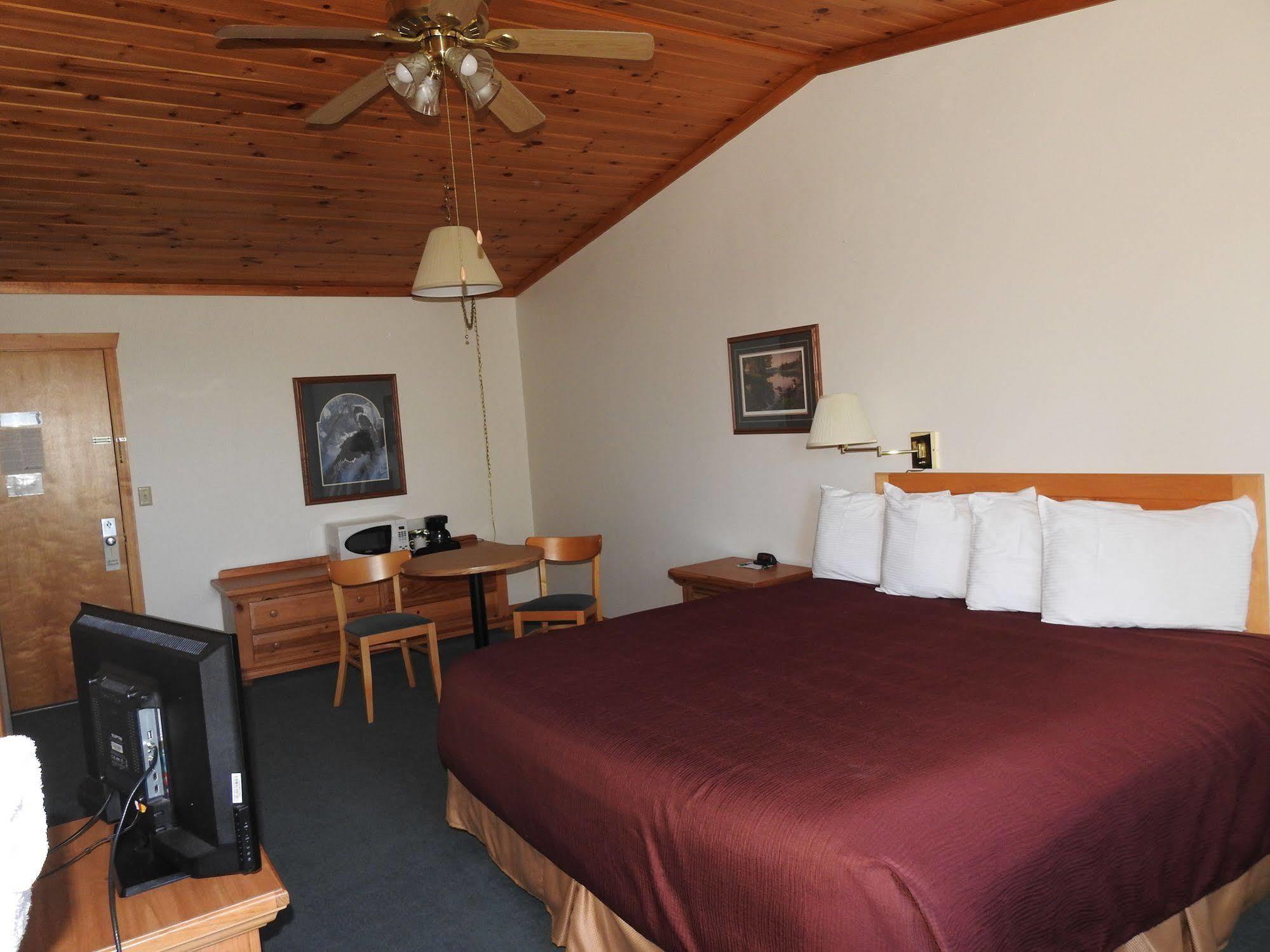 Superior Ridge Resort Motel Schroeder Экстерьер фото