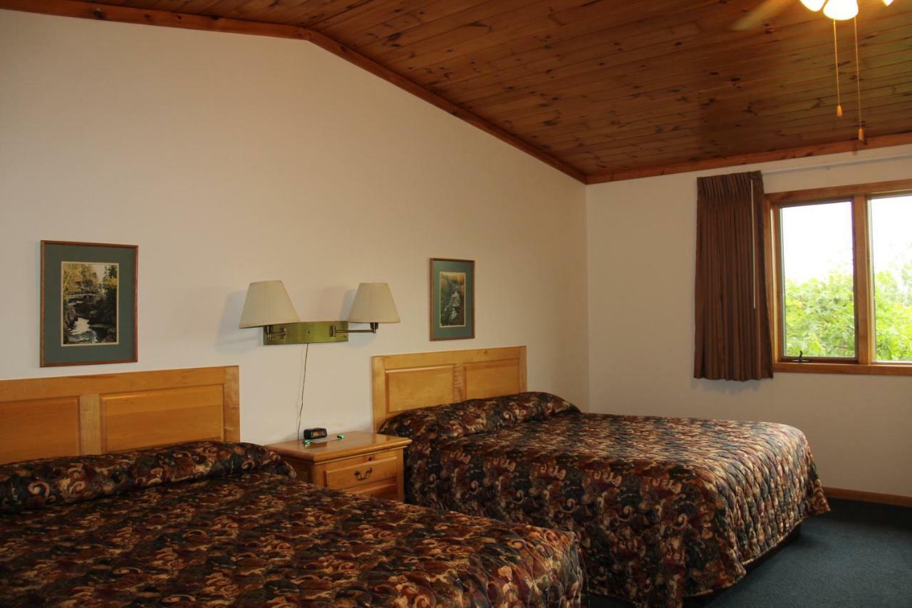 Superior Ridge Resort Motel Schroeder Экстерьер фото